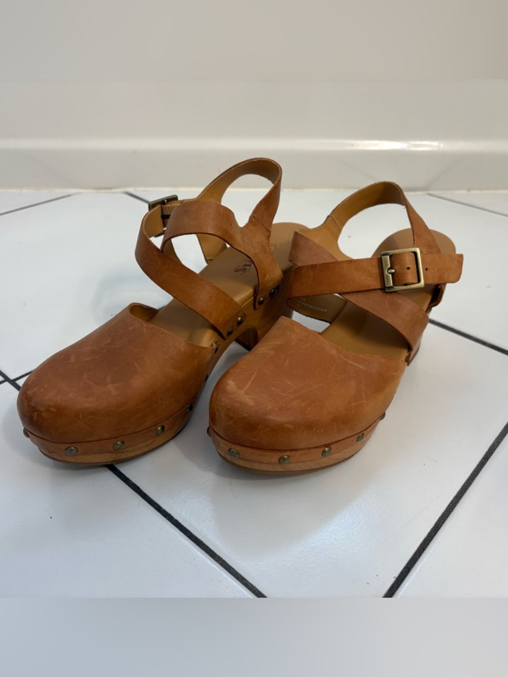 Korks clog heels